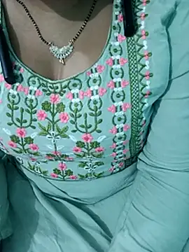 Snapshot of Anjali-bhabhi chatting on 10/20/25, 08:42 Anjali-bhabhi online show from 10/20/25, 08:42