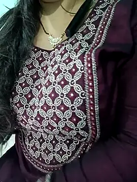 Snapshot of Anjali-bhabhi chatting on 10/22/25, 06:18 Anjali-bhabhi online show from 10/22/25, 06:18