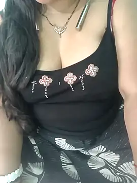 Snapshot of Anjali-bhabhi chatting on 04/05/26, 06:21 Anjali-bhabhi online show from 04/05/26, 06:21