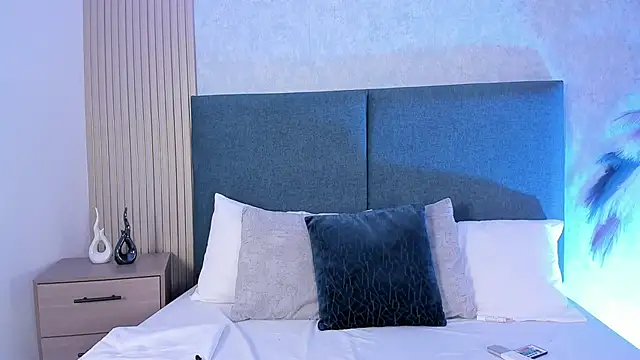 Laura Ivy online show from 02/12/26, 01:06