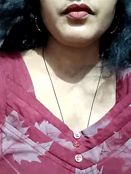 Snapshot of spicysuhana chatting on 06/26/26, 04:39 spicysuhana online show from 06/26/26, 04:39
