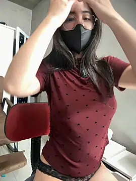 Snapshot of Voyerra_g chatting on 11/21/25, 01:26 Voyerra g online show from 11/21/25, 01:26