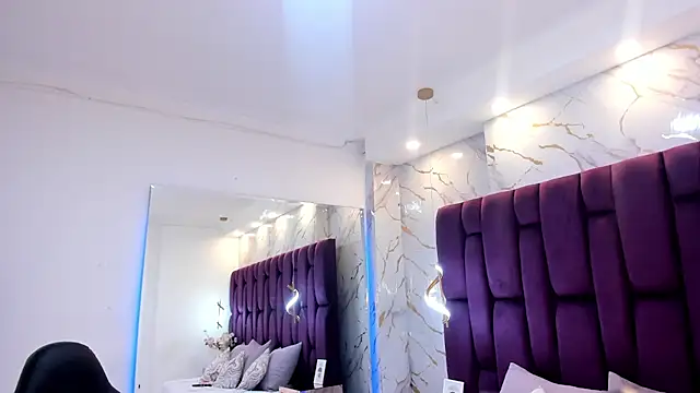 Snapshot of cloe_spencerr chatting on 11/06/25, 06:31 cloe spencerr online show from 11/06/25, 06:31