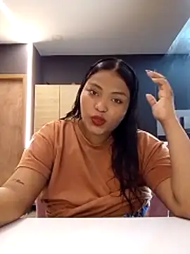 Snapshot of Cristal_hott1 chatting on 02/15/26, 07:10 Cristal hott1 online show from 02/15/26, 07:10