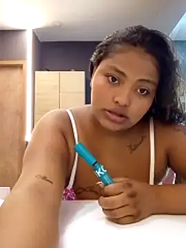 Snapshot of Cristal_hott1 chatting on 02/21/26, 07:15 Cristal hott1 online show from 02/21/26, 07:15