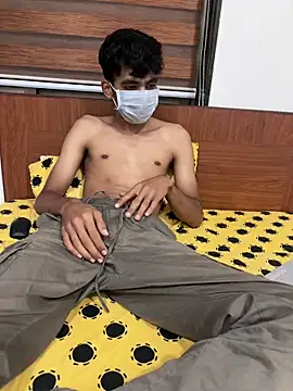 Snapshot of hiddenxdesire chatting on 09/27/25, 06:24 hiddenxdesire online show from 09/27/25, 06:24