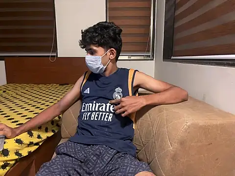 Snapshot of hiddenxdesire chatting on 10/07/25, 05:54 hiddenxdesire online show from 10/07/25, 05:54