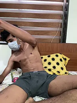 Snapshot of hiddenxdesire chatting on 10/12/25, 02:21 hiddenxdesire online show from 10/12/25, 02:21