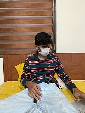 Snapshot of hiddenxdesire chatting on 10/23/25, 01:38 hiddenxdesire online show from 10/23/25, 01:38