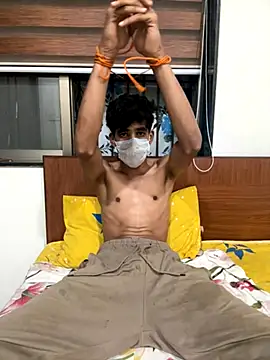 Snapshot of hiddenxdesire chatting on 10/25/25, 06:13 hiddenxdesire online show from 10/25/25, 06:13