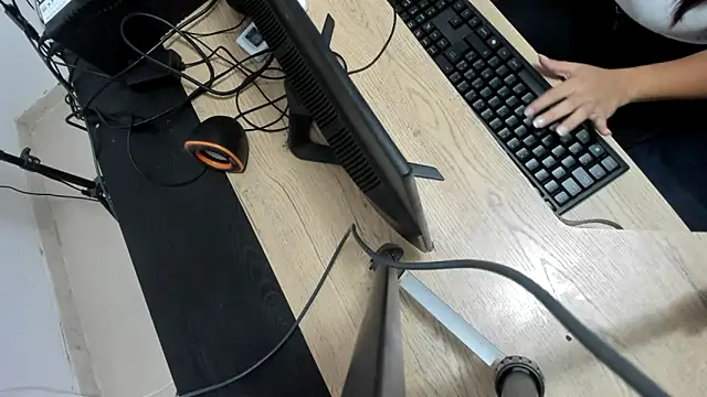 Snapshot of Tatihot69 chatting on 11/24/25, 08:30 Tatihot69 online show from 11/24/25, 08:30