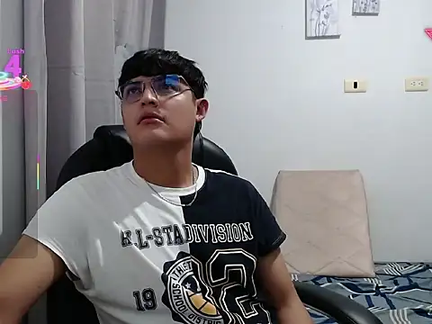 Snapshot of yesitwink_ chatting on 03/16/26, 02:39 yesitwink online show from 03/16/26, 02:39