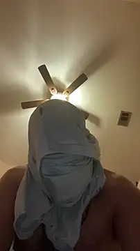 Snapshot of ForeignStrip31 chatting on 12/22/25, 08:39 ForeignStrip31 online show from 12/22/25, 08:39