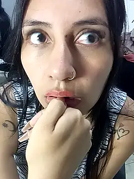 Snapshot of Nika_Hot chatting on 09/23/25, 08:39 Nika Hot online show from 09/23/25, 08:39