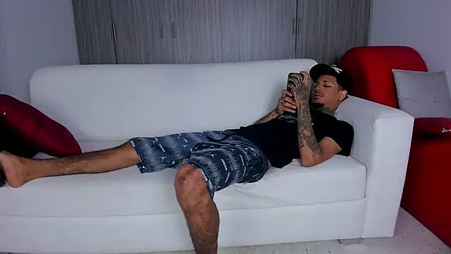 Snapshot of Hot_destructionXxx18 chatting on 10/11/25, 07:34 Hot destructionXxx18 online show from 10/11/25, 07:34