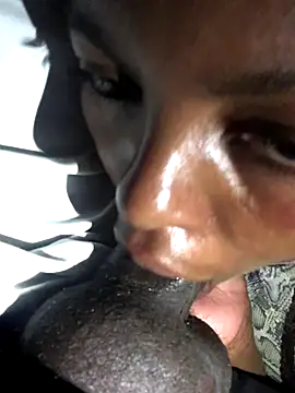 Snapshot of ffinegirl chatting on 10/30/25, 08:09 ffinegirl online show from 10/30/25, 08:09