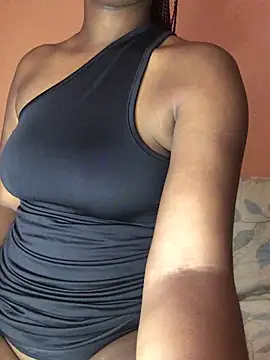 Snapshot of ffinegirl chatting on 11/06/25, 07:04 ffinegirl online show from 11/06/25, 07:04