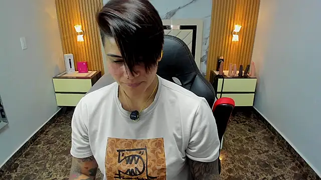 KAROLLJONES1 online show from 03/06/26, 07:43