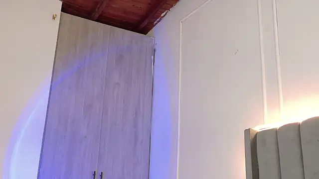 Snapshot of Ice_Princess_ chatting on 03/10/26, 04:17 Ice Princess online show from 03/10/26, 04:17