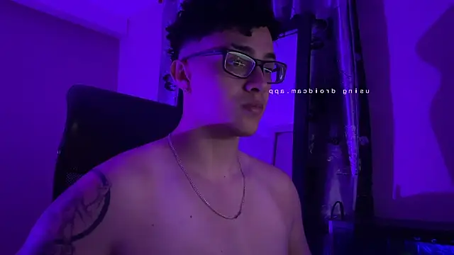 Snapshot of edwinsalvatorex chatting on 12/16/25, 05:01 edwinsalvatorex online show from 12/16/25, 05:01