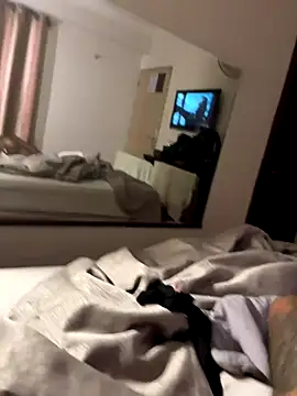 vamugh01  online show from 11/02/25, 06:27