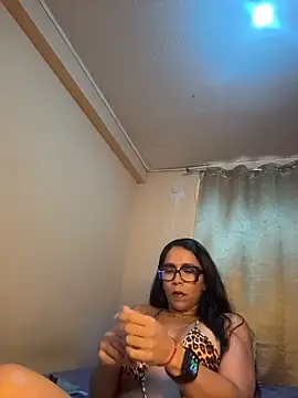 Snapshot of princesaliay chatting on 03/17/26, 10:51 princesaliay online show from 03/17/26, 10:51