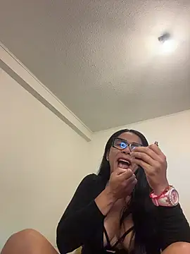 Snapshot of princesaliay chatting on 03/24/26, 10:53 princesaliay online show from 03/24/26, 10:53