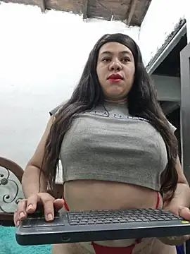 ALMAWHITE online show from 10/13/25, 10:26