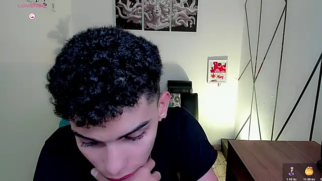 Room 69x online show from 10/30/25, 09:15