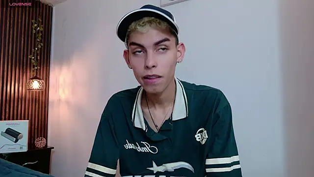 Room 69x online show from 02/25/26, 02:16