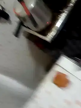 Snapshot of linda_luna29 chatting on 10/25/25, 03:51 linda luna29 online show from 10/25/25, 03:51