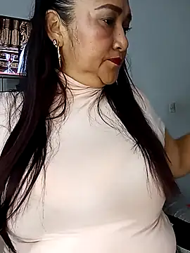 Snapshot of linda_luna29 chatting on 04/25/26, 03:31 linda luna29 online show from 04/25/26, 03:31