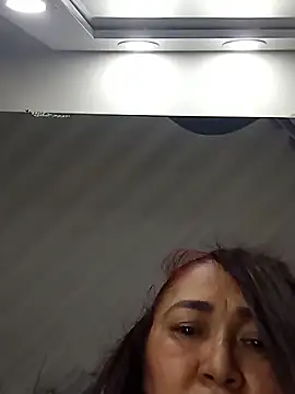 Snapshot of linda_luna29 chatting on 05/16/26, 05:23 linda luna29 online show from 05/16/26, 05:23