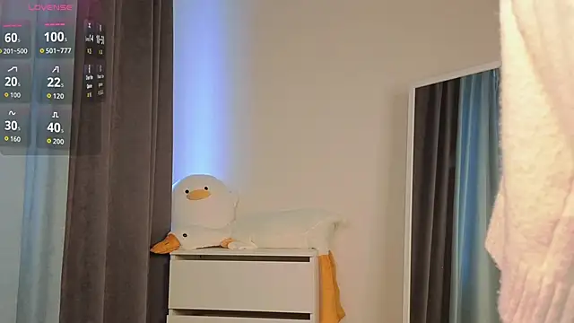 Snapshot of roxydolll chatting on 03/19/26, 02:04 roxydolll online show from 03/19/26, 02:04