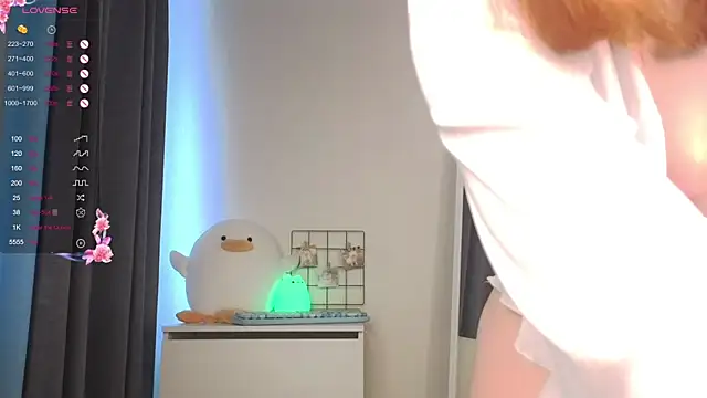 roxydolll online show from 06/17/26, 02:03