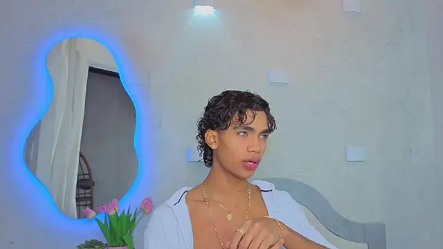 AlanCutee online show from 05/25/26, 03:56