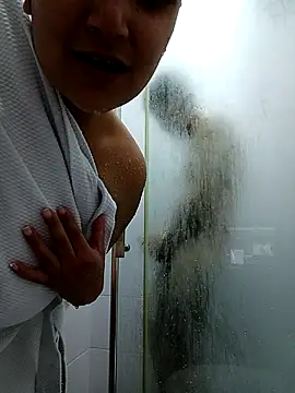 Snapshot of Esmeralda333 chatting on 03/14/26, 06:13 Esmeralda333 online show from 03/14/26, 06:13