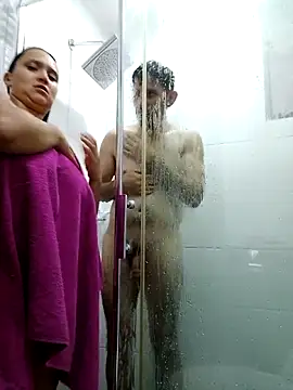 Snapshot of Esmeralda333 chatting on 03/20/26, 08:25 Esmeralda333 online show from 03/20/26, 08:25