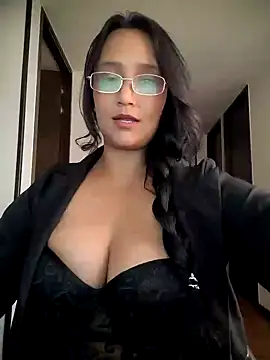 Esmeralda333 online show from 08/05/26, 01:03