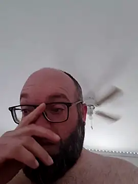 Snapshot of unknown_man69 chatting on 04/19/26, 09:06 unknown man69 online show from 04/19/26, 09:06