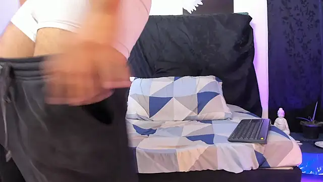 Snapshot of hagen_mm chatting on 09/15/25, 11:16 hagen mm online show from 09/15/25, 11:16