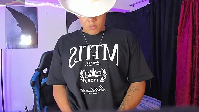 Snapshot of hagen_mm chatting on 10/17/25, 02:26 hagen mm online show from 10/17/25, 02:26