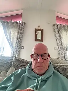 philefc online show from 10/17/25, 12:08