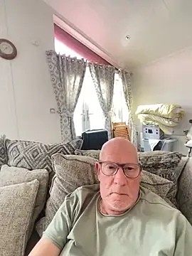 Snapshot of philefc chatting on 03/09/26, 12:42 philefc online show from 03/09/26, 12:42