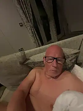 Snapshot of philefc chatting on 04/06/26, 08:54 philefc online show from 04/06/26, 08:54