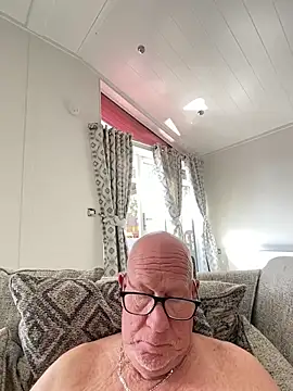 Snapshot of philefc chatting on 04/07/26, 10:59 philefc online show from 04/07/26, 10:59