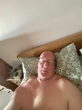 Snapshot of philefc chatting on 04/09/26, 06:13 philefc online show from 04/09/26, 06:13