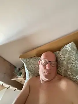 Snapshot of philefc chatting on 04/09/26, 06:30 philefc online show from 04/09/26, 06:30