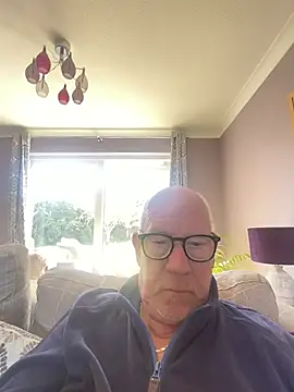 Snapshot of philefc chatting on 04/22/26, 09:01 philefc online show from 04/22/26, 09:01