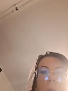 Anayssa  online show from 10/02/25, 12:23